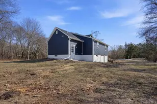 452 Montauk Hwy, East Quogue, NY 11942 - Photo 2