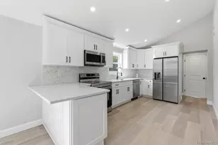 452 Montauk Hwy, East Quogue, NY 11942 - Photo 10