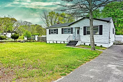 40 Hawkins Road, Centereach, NY 11720 - Photo 2