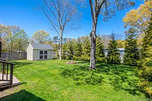 405 Puritan Dr, Yaphank, NY 11967 - Photo 10