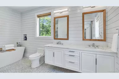 37 Wakeman Road, Hampton Bays, NY 11946 - Photo 14