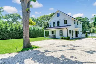 37 Wakeman Rd, Hampton Bays, NY 11946 - Photo 2