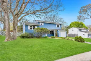 344 Boyle Rd, Selden, NY 11784 - Photo 2