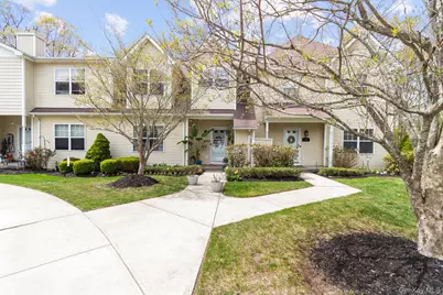 29 Daremy Circle #2e, Medford, NY 11763 - Photo 1