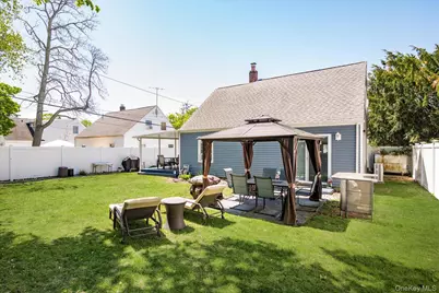 17 Vista Lane, Levittown, NY 11756 - Photo 22