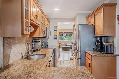 35 Jeremy Circle, Nesconset, NY 11767 - Photo 4