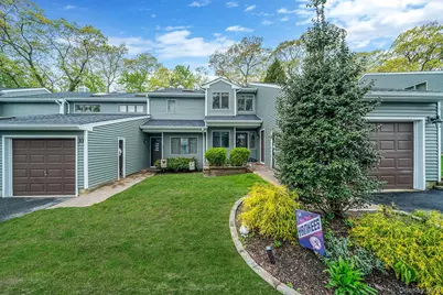 35 Jeremy Circle, Nesconset, NY 11767 - Photo 2