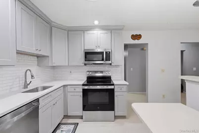 938 Skyline Drive, Coram, NY 11727 - Photo 12