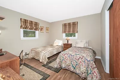 100 Lakeview Avenue, Valhalla, NY 10595 - Photo 14
