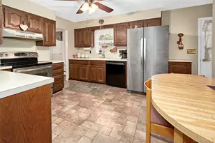 100 Lakeview Ave, Valhalla, NY 10595 - Photo 10