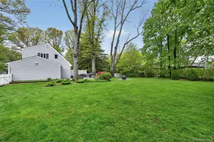 1 Tufts Pl, Greenlawn, NY 11740 - Photo 18