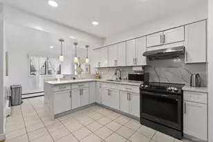 147 New York Ave, West Hempstead, NY 11552 - Photo 14