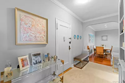 21 Barstow Road #2i, Great Neck, NY 11021 - Photo 6
