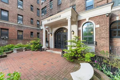 21 Barstow Road #2i, Great Neck, NY 11021 - Photo 2