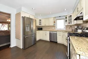 2115 Jefferson St, Merrick, NY 11566 - Photo 14