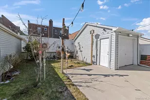 9322 245th St, Floral Park, NY 11001 - Photo 28
