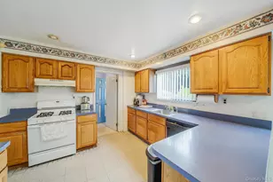 75 2nd Pl, Central Islip, NY 11722 - Photo 12
