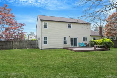 75 2nd Place, Central Islip, NY 11722 - Photo 4