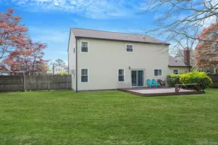 75 2nd Pl, Central Islip, NY 11722 - Photo 4