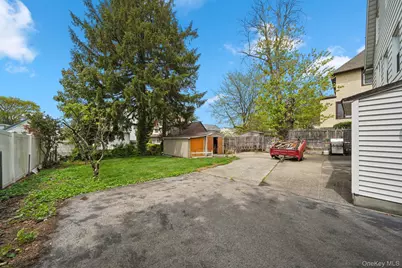 169 Devoe Avenue, Yonkers, NY 10705 - Photo 28