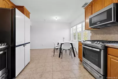 8 Elm Street #211, Spring Valley, NY 10977 - Photo 4