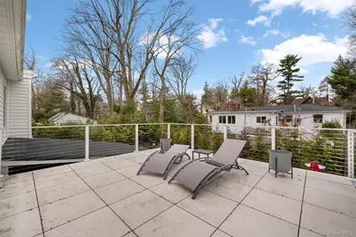 2 Hewlett Place, Great Neck, NY 11024 - Photo 26