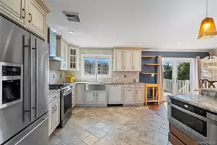 539 Nassau Ave, Freeport, NY 11520 - Photo 10