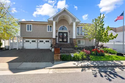 539 Nassau Avenue, Freeport, NY 11520 - Photo 2