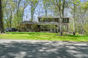 13 Kupperman Ln, Monsey, NY 10952 - Photo 10