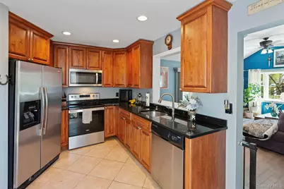 1321 Thompson Drive, Bay Shore, NY 11706 - Photo 6
