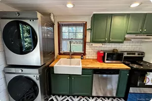 332 Canoe Pl Rd, Southampton, NY 11968 - Photo 2