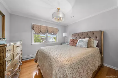 8015 250th Street, Bellerose, NY 11426 - Photo 16