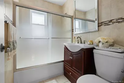8015 250th Street, Bellerose, NY 11426 - Photo 12