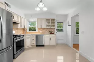 71 Bacon Pl, Yonkers, NY 10710 - Photo 10