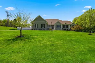 92 Coppergate Ln, Warwick, NY 10990 - Photo 2