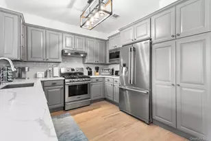 7 Salt Meadow Rd, Babylon, NY 11702 - Photo 10