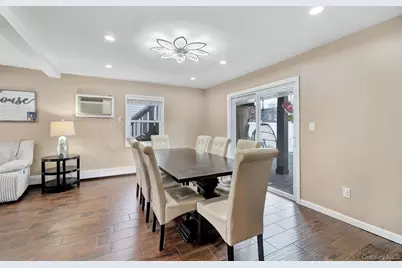 226 Old Farm Road, Levittown, NY 11756 - Photo 14