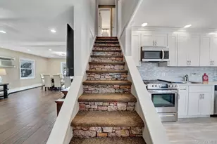 226 Old Farm Rd, Levittown, NY 11756 - Photo 18