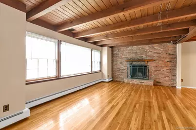 21 Beech Place, Huntington, NY 11743 - Photo 2
