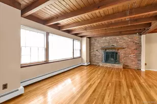 21 Beech Pl, Huntington, NY 11743 - Photo 2