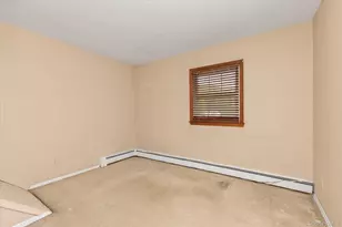 21 Beech Pl, Huntington, NY 11743 - Photo 18