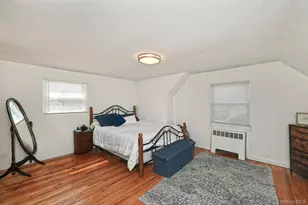 36 Millwood Ln, Merrick, NY 11566 - Photo 16