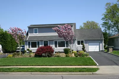 121 Ocean Avenue, Massapequa, NY 11758 - Photo 2