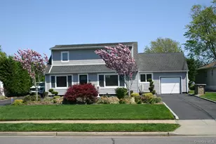 121 Ocean Ave, Massapequa, NY 11758 - Photo 2