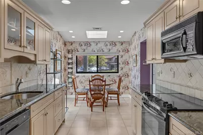 7 Northgate Court, Melville, NY 11747 - Photo 16