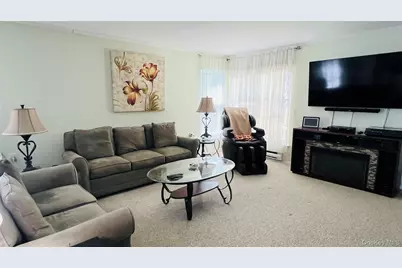 541 Stratford Lane, Ridge, NY 11961 - Photo 8