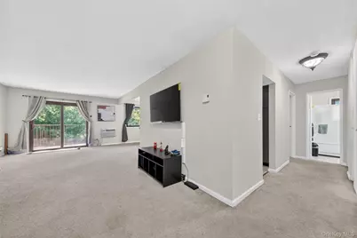 10 Oakwood Terrace #65, New Windsor, NY 12553 - Photo 4