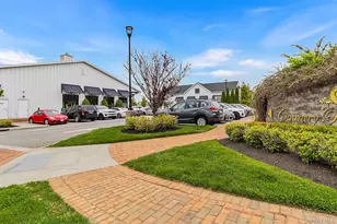 12103 Aspenwood Dr, Plainview, NY 11803 - Photo 22
