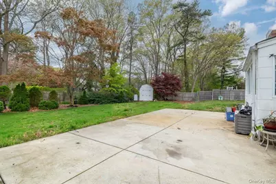 10 Calicotree Lane, Coram, NY 11727 - Photo 18