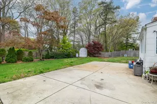 10 Calico Tree Ln, Coram, NY 11727 - Photo 18